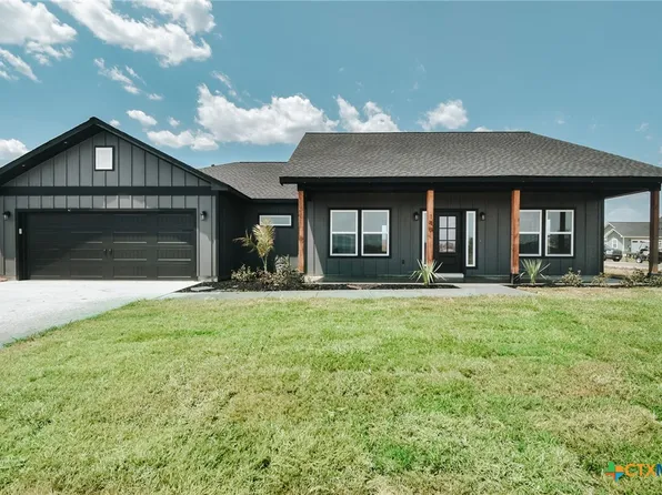 140 Whitetail Ln, Victoria, TX 77905