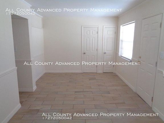 2nd image of 807 1/2 Vine Ave APT B