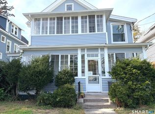 129 Quaker Ln S #2, West Hartford, CT 06119