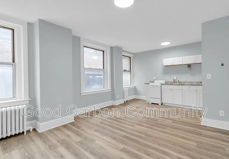 131 Allen St #5 — Photo 1