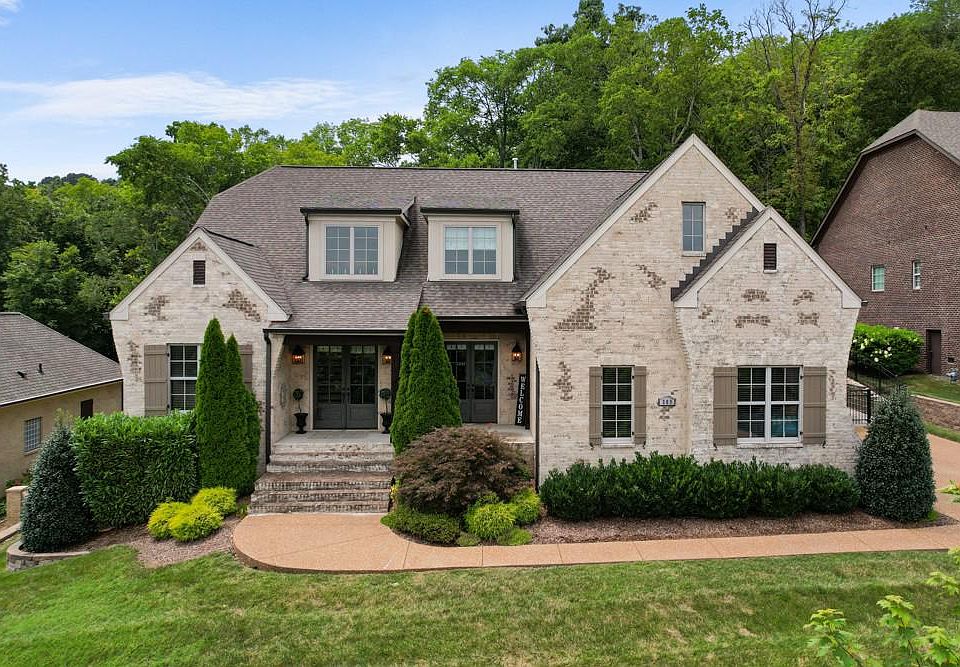 1st image of 309 Holcombe Ln