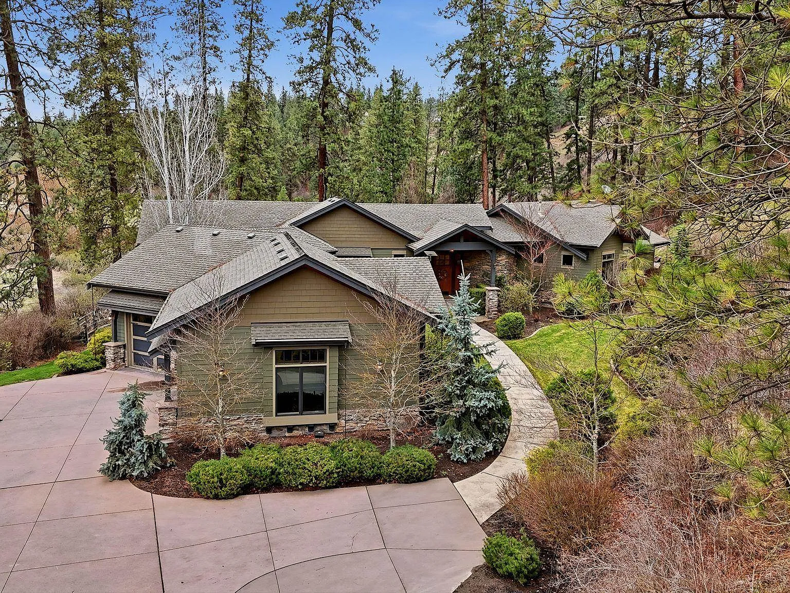 6 bed, $7,850 — Photo 2
