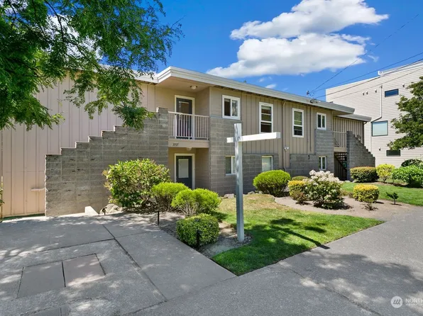 3707 60th Avenue SW #2, Seattle, WA 98116