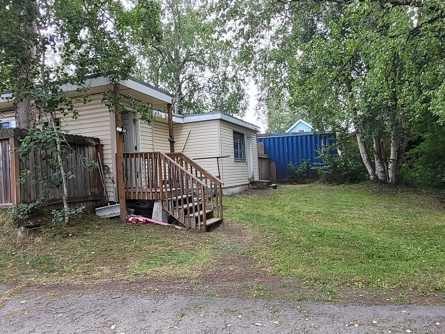2411 Cordova St — Photo 2