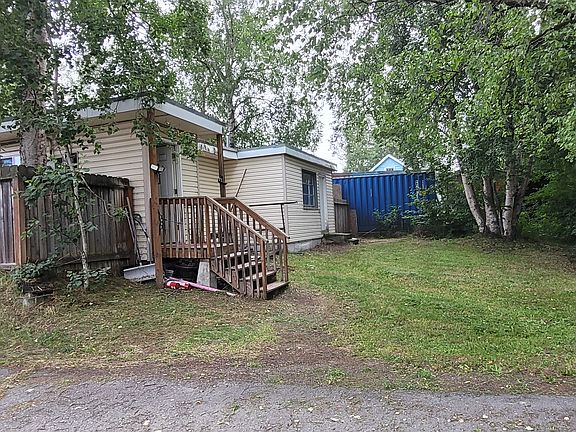 2nd image of 2411 Cordova St