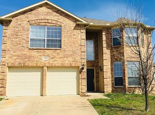 2700 Adams Fall Ln, Fort Worth, TX 76123