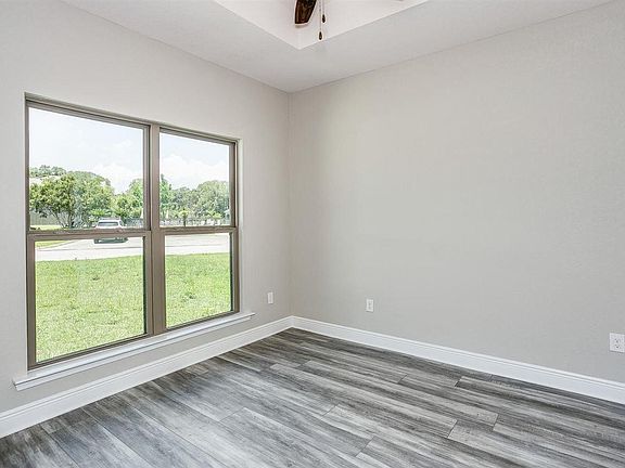 5th image of 674 Wild Heron Way