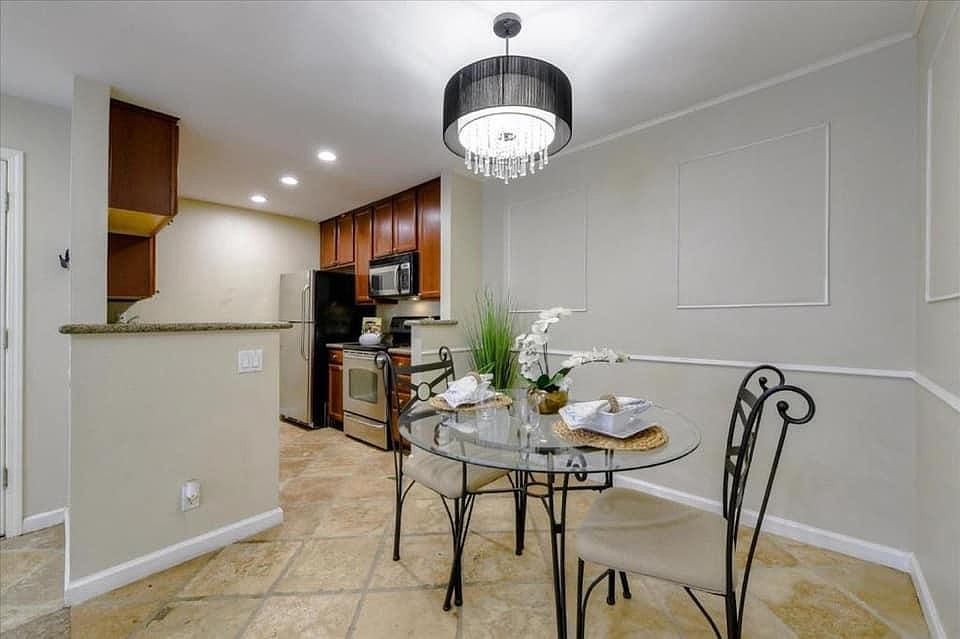 1st image of 955 Catkin Ct