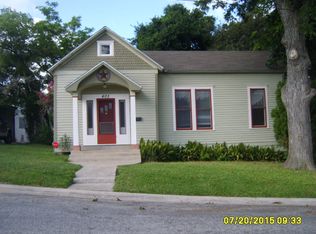 403 W Juan Linn St, Victoria, TX 77901