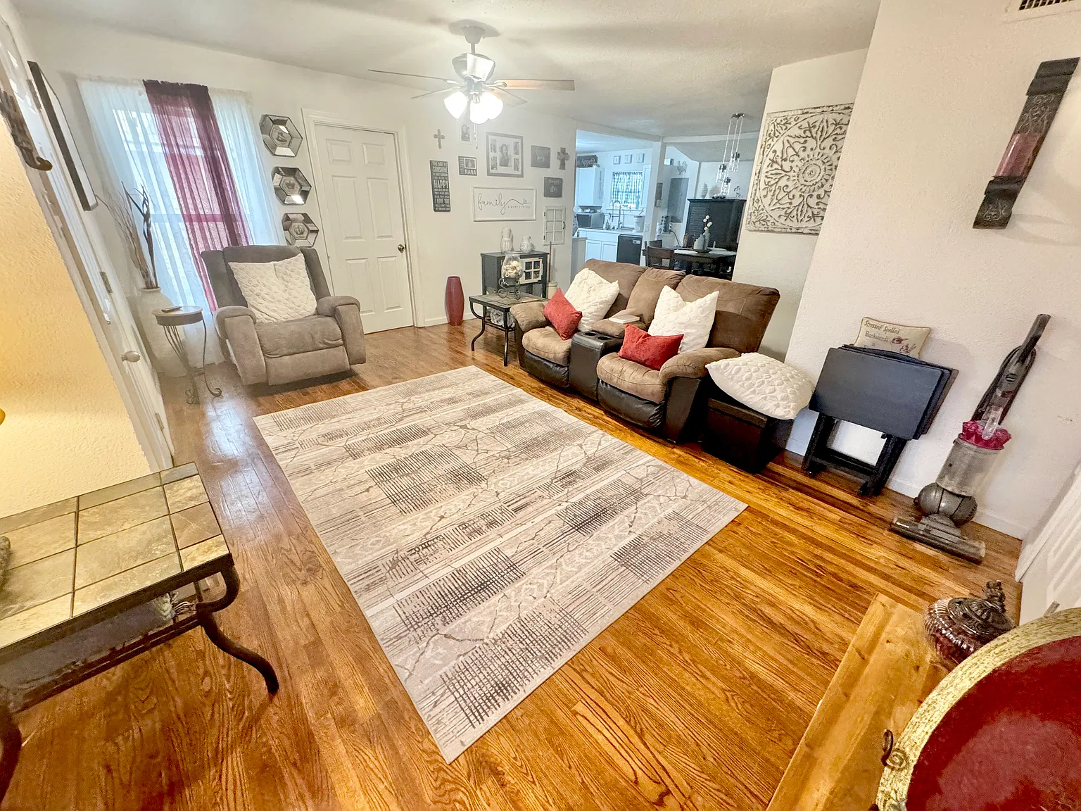 3 bed, 1061 sqft, $650 — Photo 3