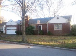 138 Metropolitan Rd, Providence, RI 02908