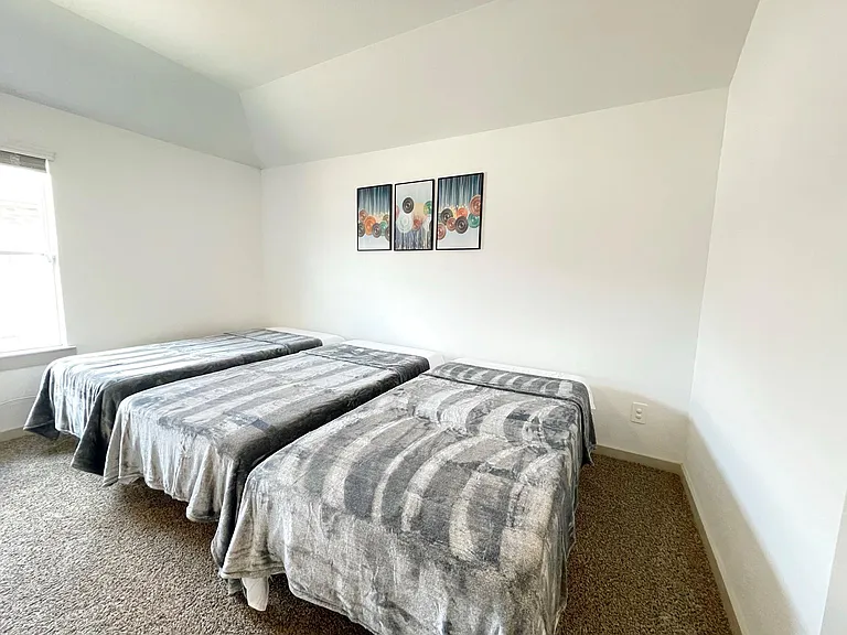 3902 Itzle Island Ct — Photo 40