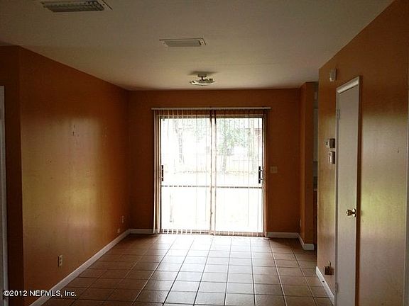 4th image of 7416 Deepwood Dr N