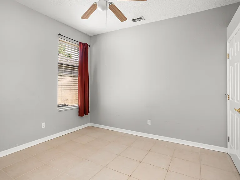2810 University Acres Dr — Photo 24