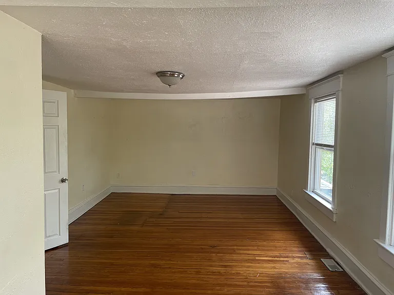 4415 Forest Ave — Photo 46