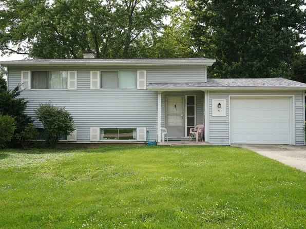 31 Circle Dr W, Montgomery, IL 60538