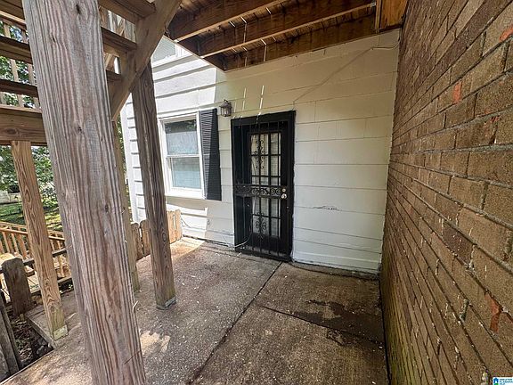 4th image of 2312 6th Pl NW