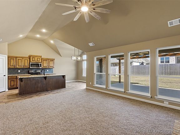 3rd image of 5113 S Walnut Creek Dr