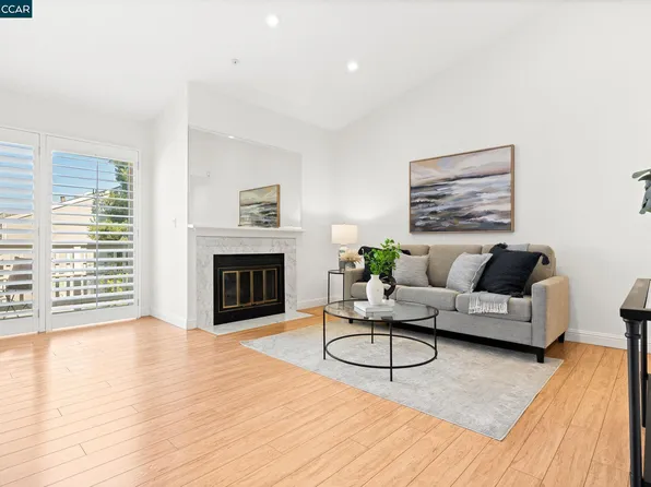 2709 Oak Rd APT R, Walnut Creek, CA 94597