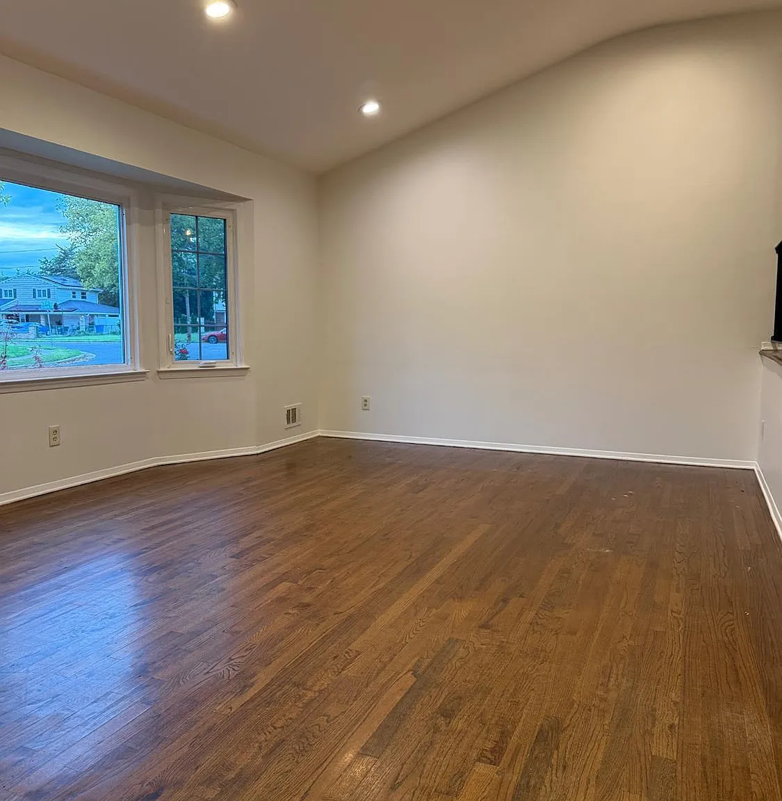 3 bed, 2.0 bath, 1535 sqft, $3,750 — Photo 3