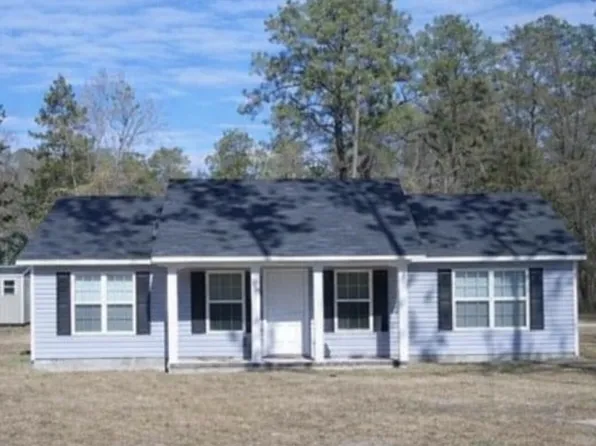 47 Walnut St, Mc Rae, GA 31055