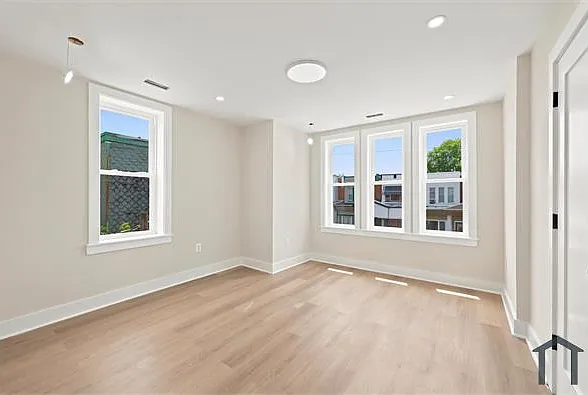6211 Larchwood Ave — Photo 10