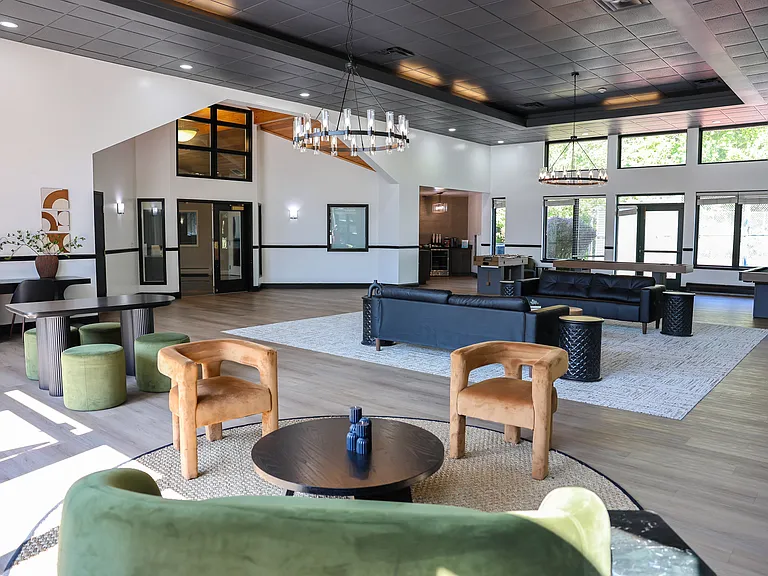 Broadmoor Apartments — Photo 9