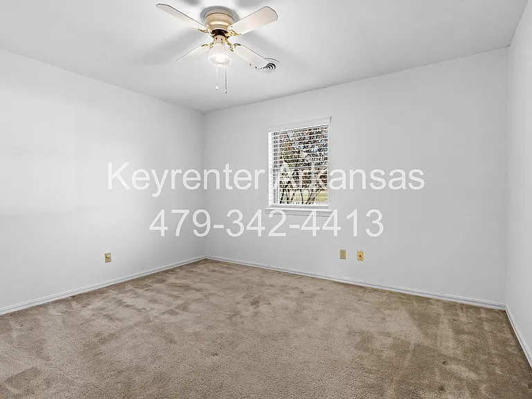 4100 Miller Dr — Photo 13