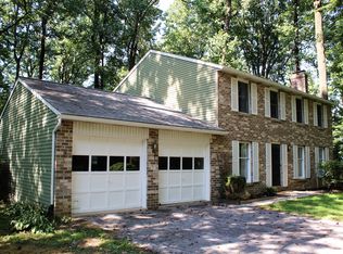 442 Oakwood Dr, Seven Valleys, PA 17360
