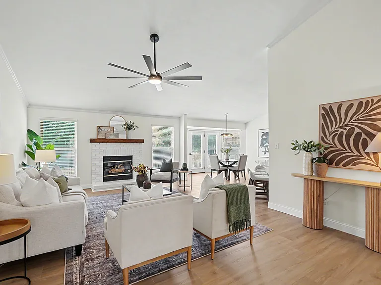 8003 Knights Crossing Dr — Photo 10