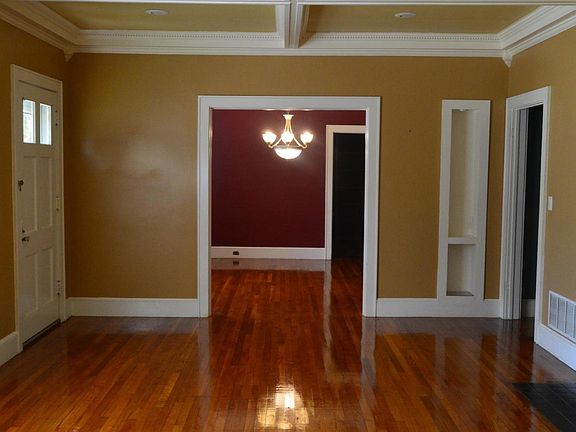 3rd image of 1800 Carr St