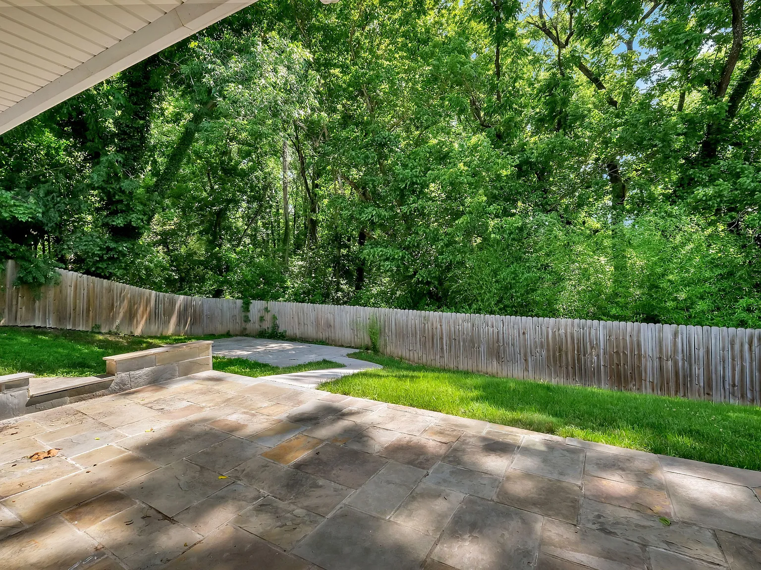 4 bed, 3.0 bath, 2700 sqft, $1,845 — Photo 4