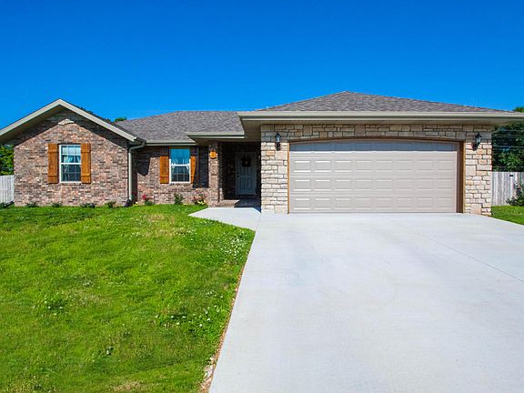 2nd image of 212 Sparrow Ln
