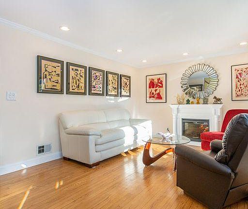 4th image of 288 Lincoln Blvd