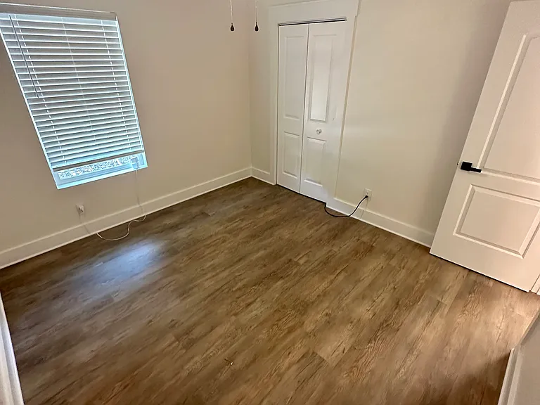1019 Steves Ave #1 — Photo 6