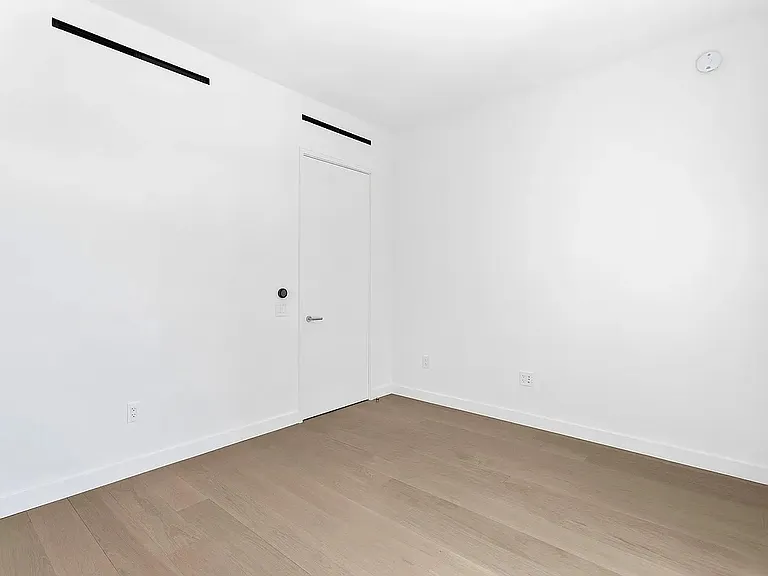 555 W 22nd St #9FE — Photo 19