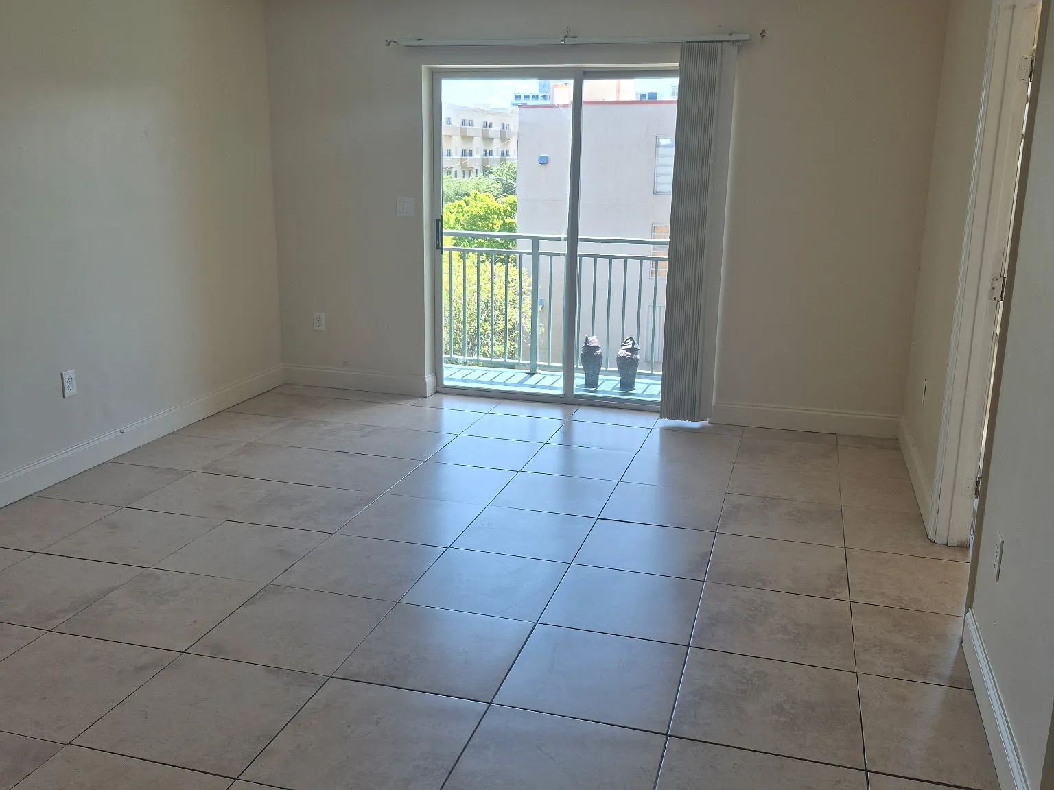 2 bed, 782 sqft, $1,950 — Photo 3
