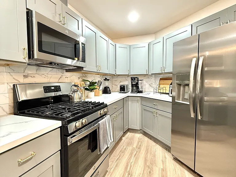 3229 S Sherbourne Dr — Photo 20