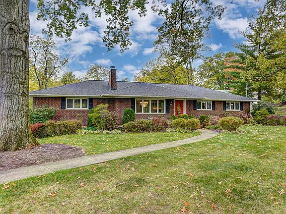 2nd image of 3590 Sorrento Dr