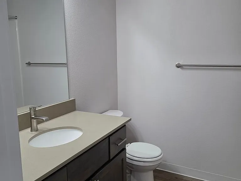 60 Alder Ave — Photo 11