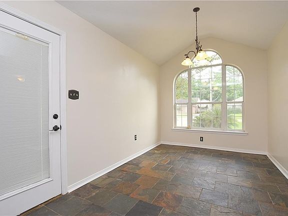 3rd image of 150 S Cherrywood Ln