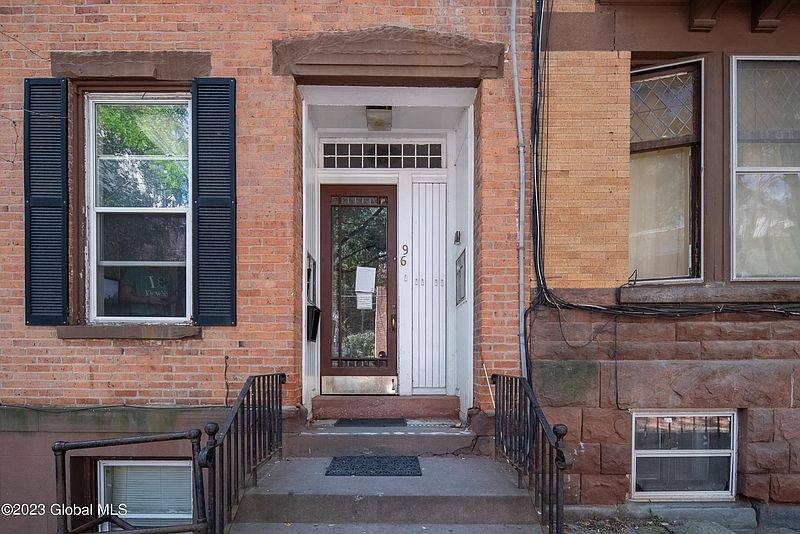 3rd image of 96-98 Chestnut Street