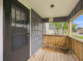 138 Sutton St #1, Sarnia, ON N7T3S5