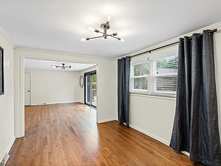 8345 Reinhardt St — Photo 10