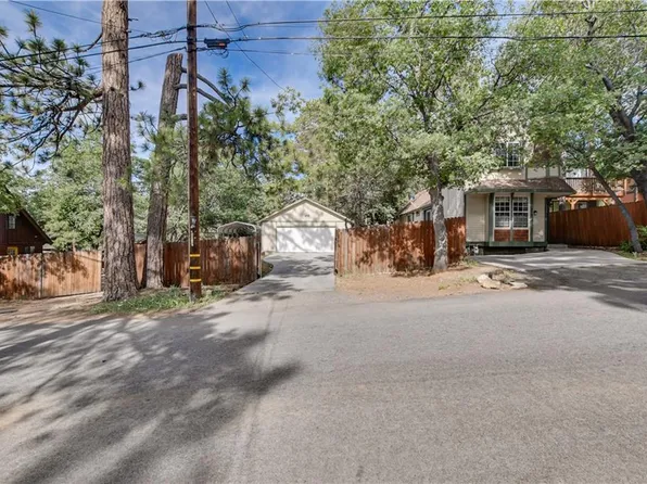353 San Bernardino Dr, Sugarloaf, CA 92386