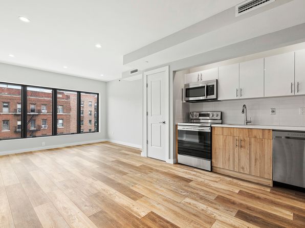30-82 Crescent St #3D