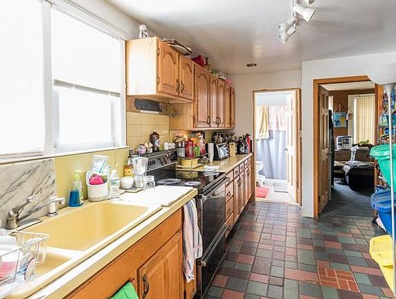 4th image of 13 Milan Ave