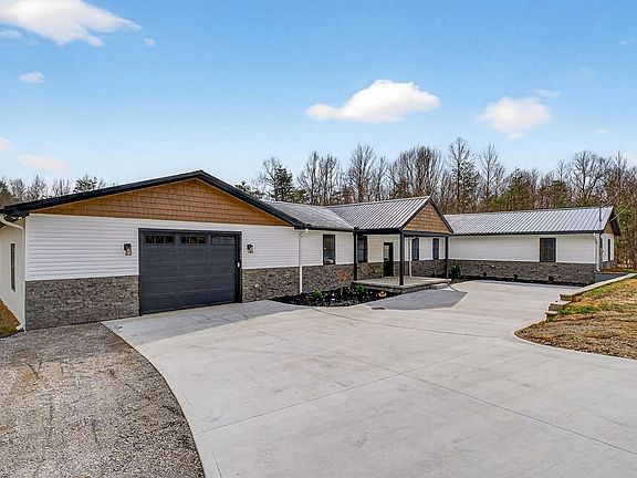 3rd image of 365 Spring Haven Ln