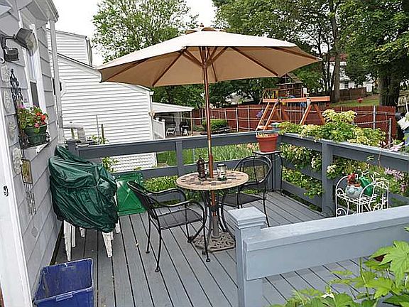 3rd image of 28 Kenmore St