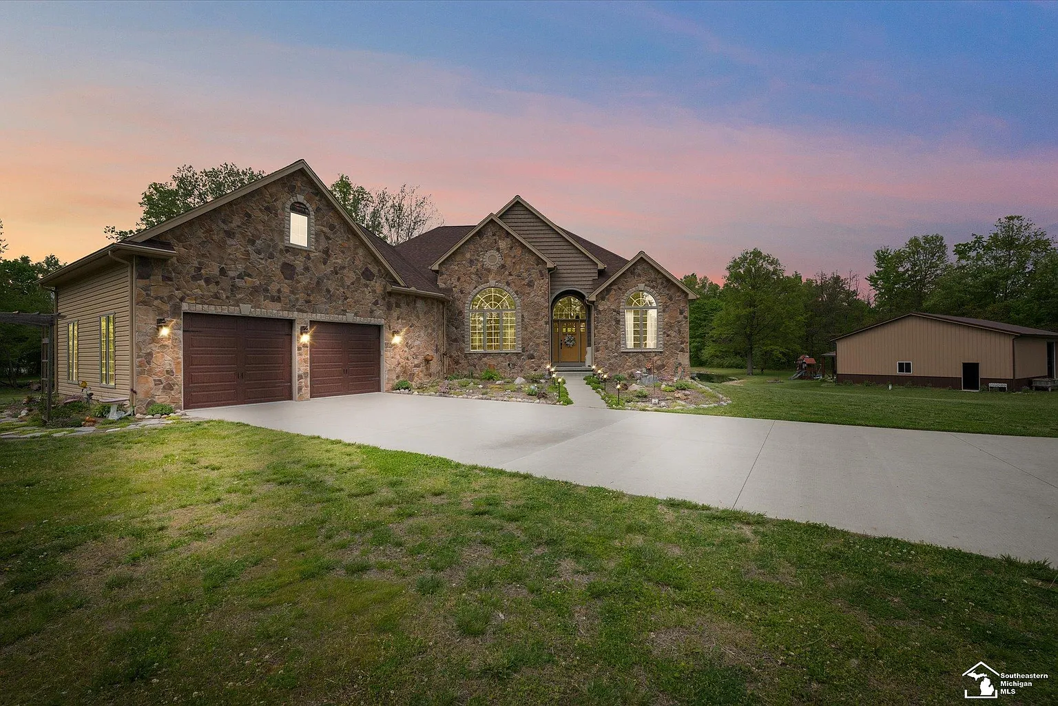 4490 W Samaria Rd photo 1